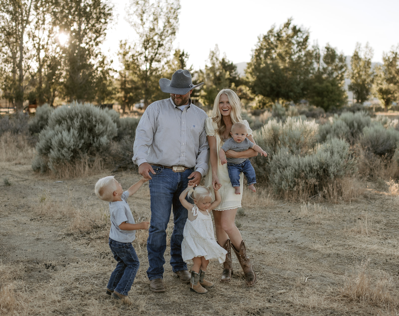 Elrod Family of 5 | Ranching | Western family photos